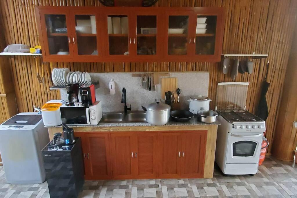 Modern Bahay Kubo In A Farm Near Tagaytay Villa Tagaytay City Kültér fotó